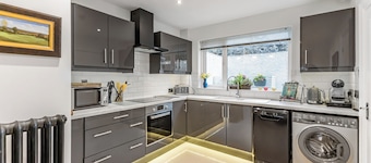 River View Terrace - charming home with river views - availability for The Open
