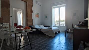 Appartamento Superior, balcone, vista città | Sala da pranzo