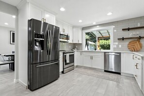 Micro-ondas, fogão, cooktop, lava-louças