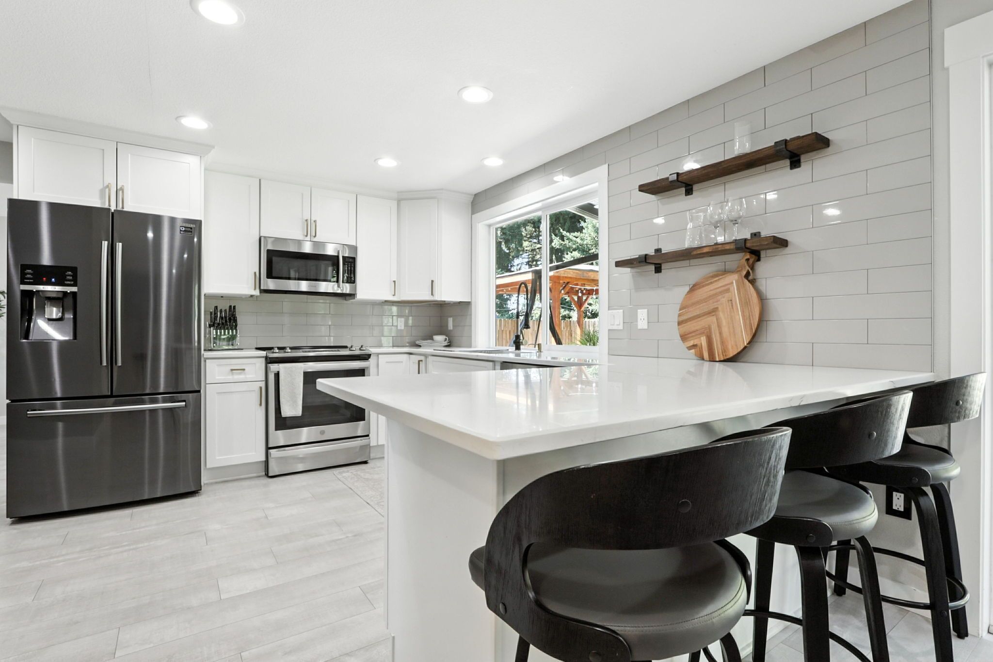 Microwave, oven, stovetop, dishwasher