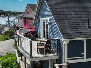 Terrace/patio - Downtown Boothbay Harbor Studio – Ocean Views, Dog-Friendly, Walk to Pier (Boothbay Harbor)