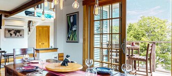 Downtown Boothbay 3BR – Harbor Views, Private Deck, Walk Everywhere
