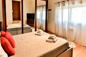 3 bedrooms, iron/ironing board, free WiFi