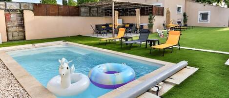 Piscine couverte, piscine extérieure