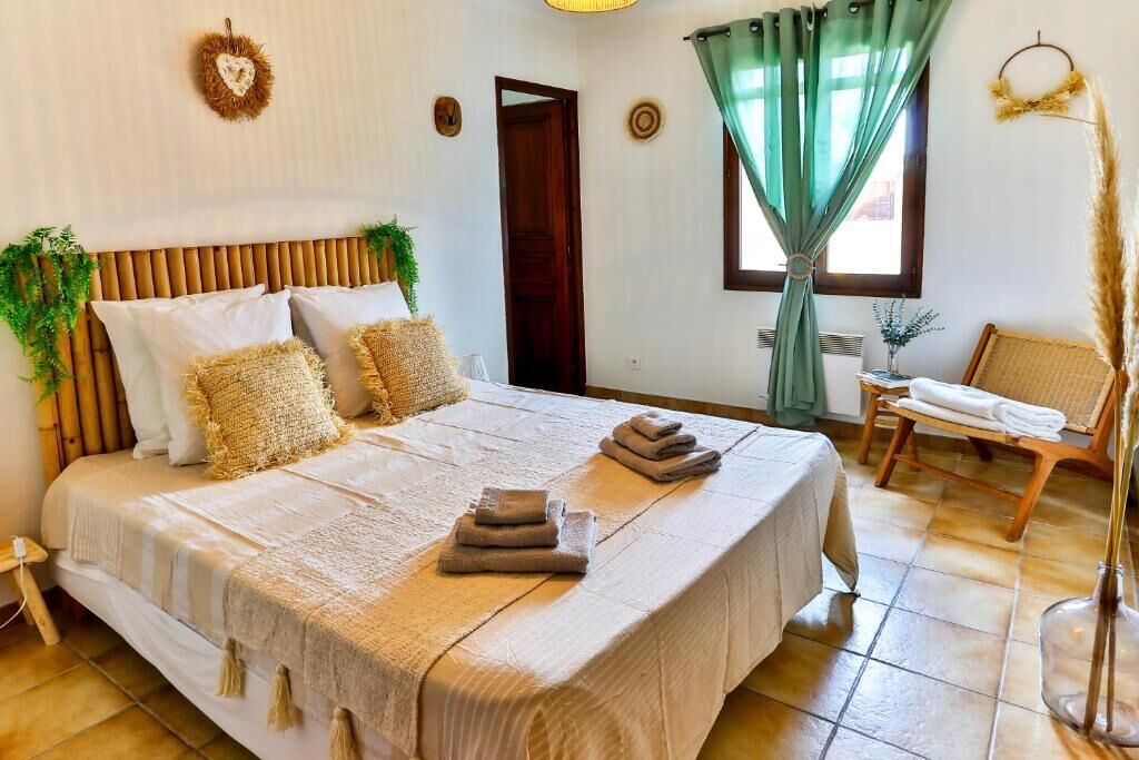 3 chambres, fer et planche à repasser, Wi-Fi gratuit