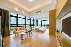 Comfort Double Room, City View | Desk, laptop workspace, free WiFi - Kabin Apartment (Zhuhai)