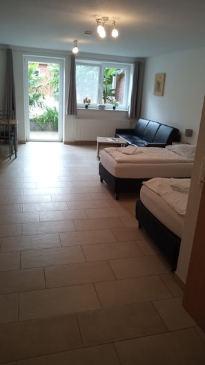 1 chambre, coffres-forts dans les chambres, Wi-Fi gratuit, draps fournis