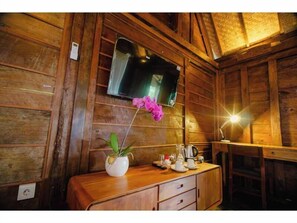 Chambre Double, vue piscine | Café et/ou machine à café