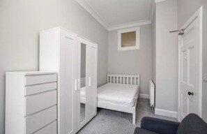 Apartment - Spacious 3-Bedroom Flat in Charming Bruntsfield (Edinburgh)