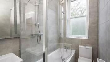 Apartment | Bathroom | Combined shower/tub, hair dryer, towels, soap