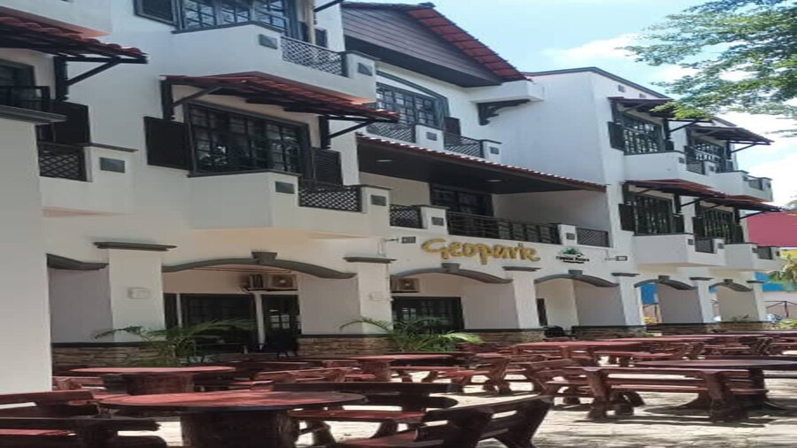 Capital O 91179 Geopark Oriental Village