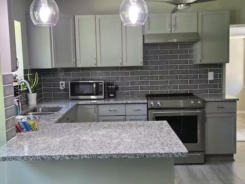 3-bedroom house in wonderful Cincinnati with AC, WiFi