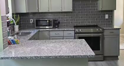 3-bedroom house in wonderful Cincinnati with AC, WiFi