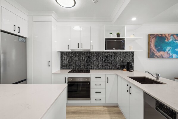 Apartment, 1 Bedroom, Balcony, Sea View | Private kitchen