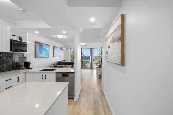 Apartment, 1 Bedroom, Balcony, Sea View | Private kitchen