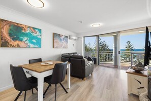 Apartment, 1 Bedroom, Balcony, Sea View | Living area