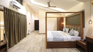 Habitación Deluxe | Sábanas de algodón egipcio, ropa de cama de alta calidad y edredón