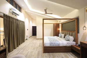Phòng Deluxe | Bộ trải giường bằng vải cotton Ai Cập, bộ đồ giường cao cấp 