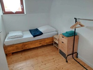 2 bedrooms, WiFi, bed sheets