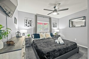 3 chambres, bureau, Wi-Fi gratuit, draps fournis