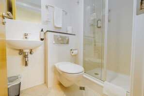 Hårtørrer, håndklæder, Sæbe, Toiletpapir