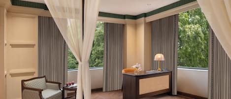 Deluxe Room, 1 Queen Bed (Deluxe Room Double)