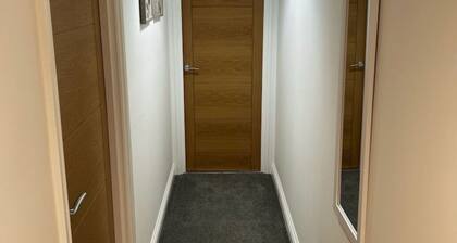 Number 4, 8 Clifton Terrace