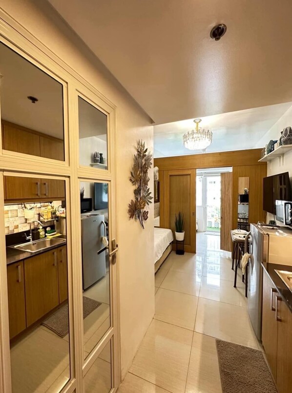 Fridge, microwave, stovetop, toaster