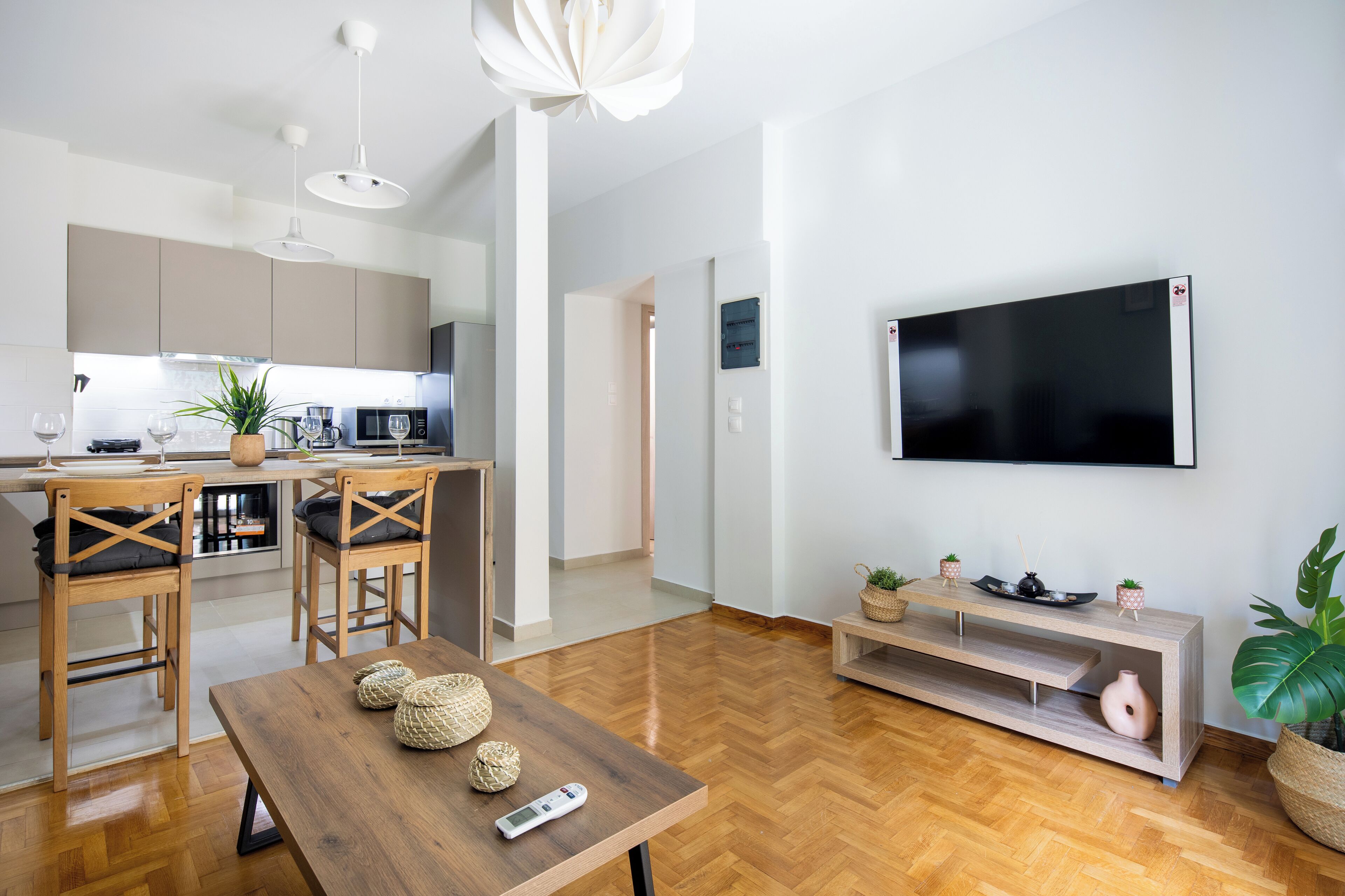Apartment, 1 Bedroom, Kitchen, City View | Living room