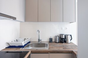 아파트, 침실 1개, 주방, 시내 전망 | 전용 주방 | 대용량 냉장고, 전자레인지, 오븐, 쿡탑