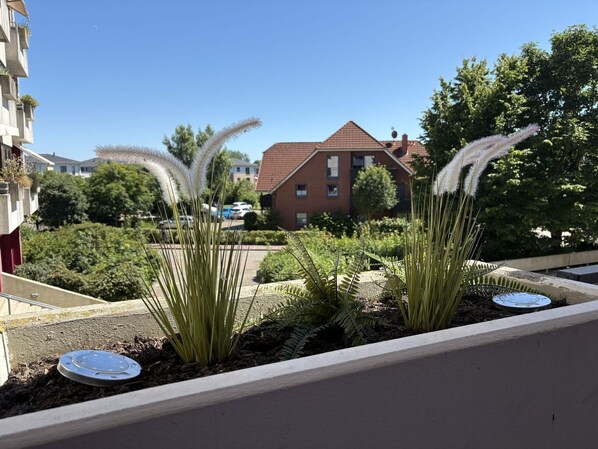 Unclassified image, 1 of 37, button