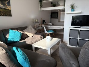 Unclassified image, 2 of 37, button