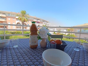 Outdoor dining - Port d'Attache by Interhome (Fréjus)