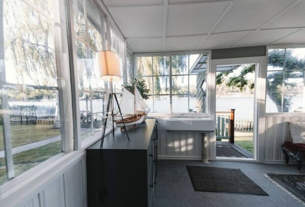 Interior - Serene lakeside cabin next to the sea just 10 minutes from Stockholm city! (Solna)