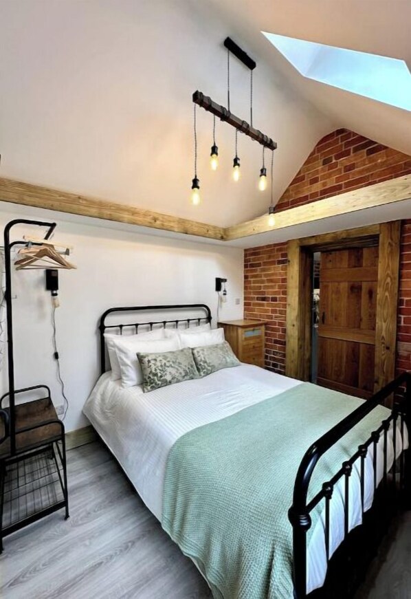 1 chambre, fer et planche à repasser, Wi-Fi gratuit, draps fournis