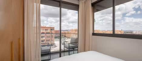 Iron/ironing board, free WiFi, bed sheets, wheelchair access