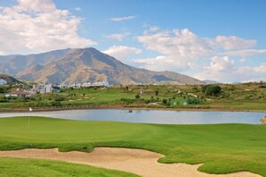 Golf - Spacious Estepona Apartment with Pool & Golf Views (Estepona)