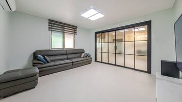 Basic Room, 2 Bedrooms (Private House(2025New/ Jacuzzi/BBQ)) | 2 bedrooms, free WiFi