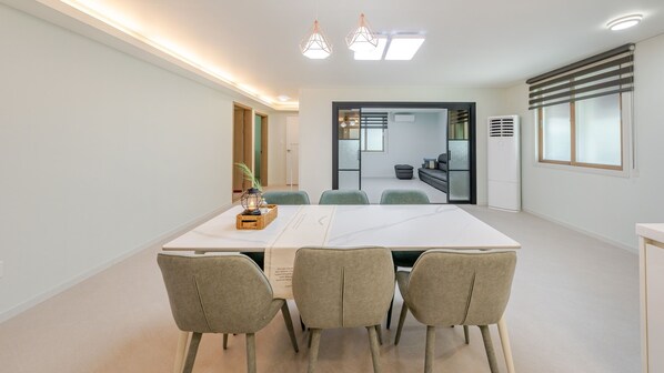 2 bedrooms, free WiFi - Yeosu Family House Private Pension (Yeosu)