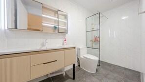 Basic Room, 2 Bedrooms (Private House(2025New/ Jacuzzi/BBQ)) | 2 bilik tidur, Wi-fi percuma 
