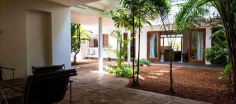 Flower Road Villa with Sri Lanka Contemporary Art & Architecture Experiences