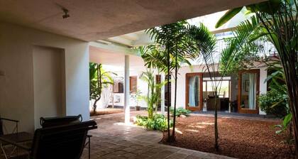 Flower Road Villa with Sri Lanka Contemporary Art & Architecture Experiences