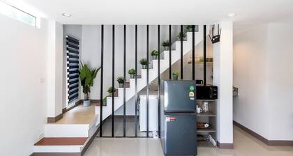 Tiny House Srinakarin an der Sri Bearing Station
