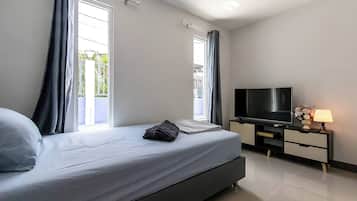 2 bedrooms, iron/ironing board, internet, bed sheets