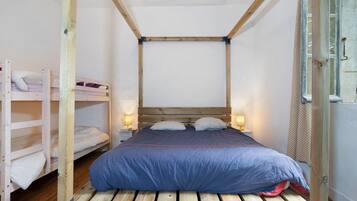 5 bedrooms, desk, WiFi