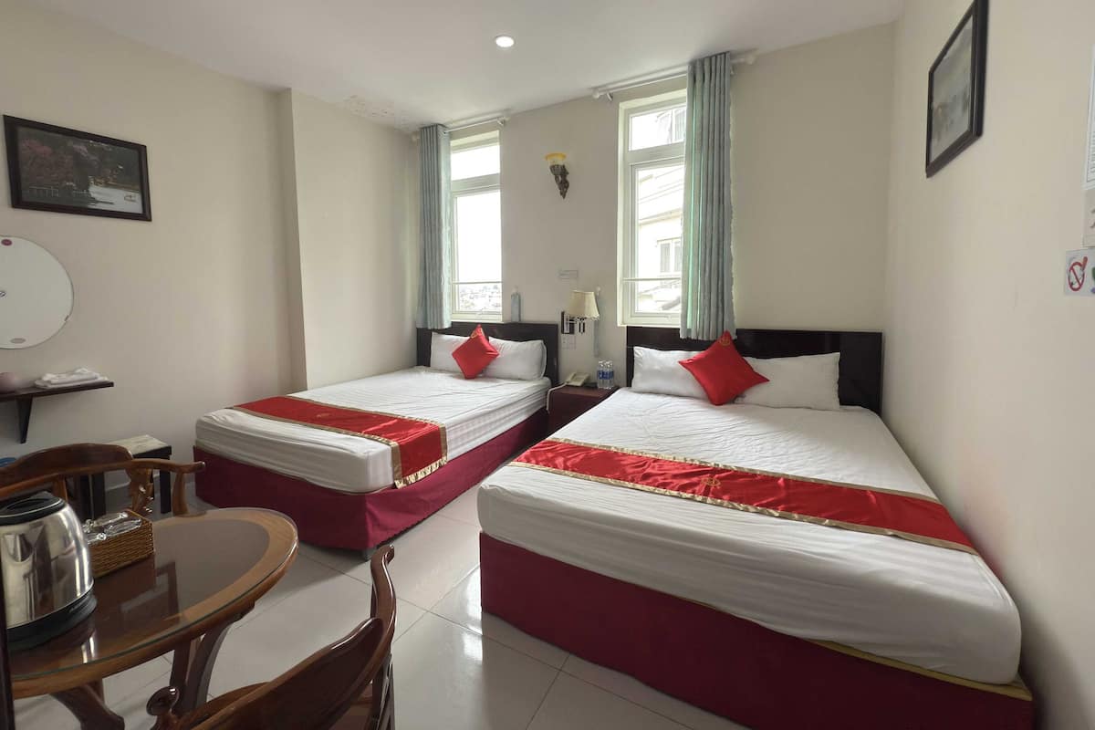 Family Room | Desk, bed sheets