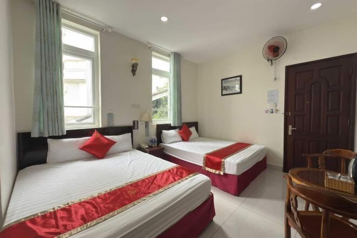 Escriptori i roba de llit