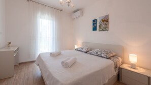 3 室のベッドルーム、アイロン / アイロン台、WiFi (無料)、ベッドシーツ