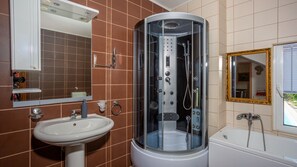 Shower, hair dryer, towels