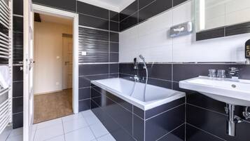 Luxury-Zimmer, Stadtblick | Badezimmer